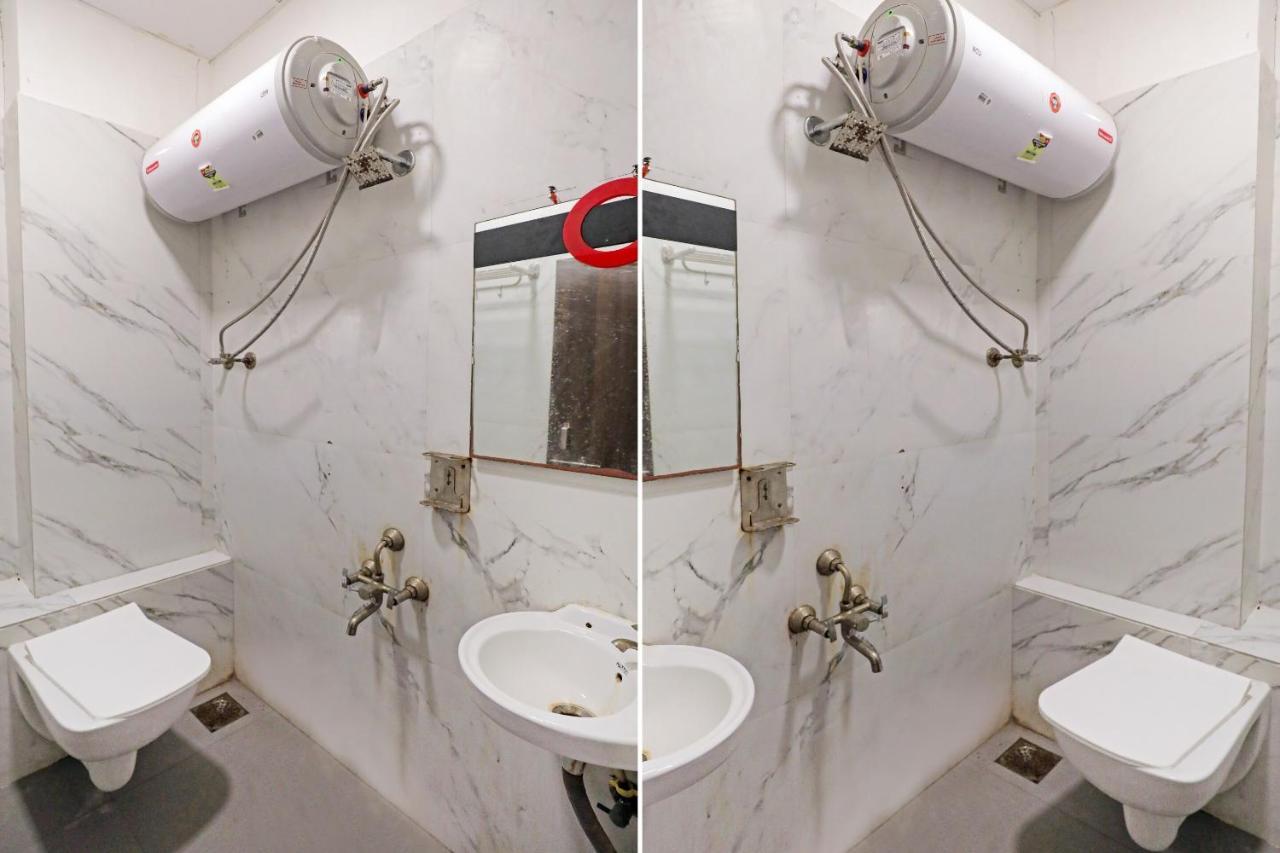 Hotel Gokul Solitaire, Surat Bhatha Extérieur photo