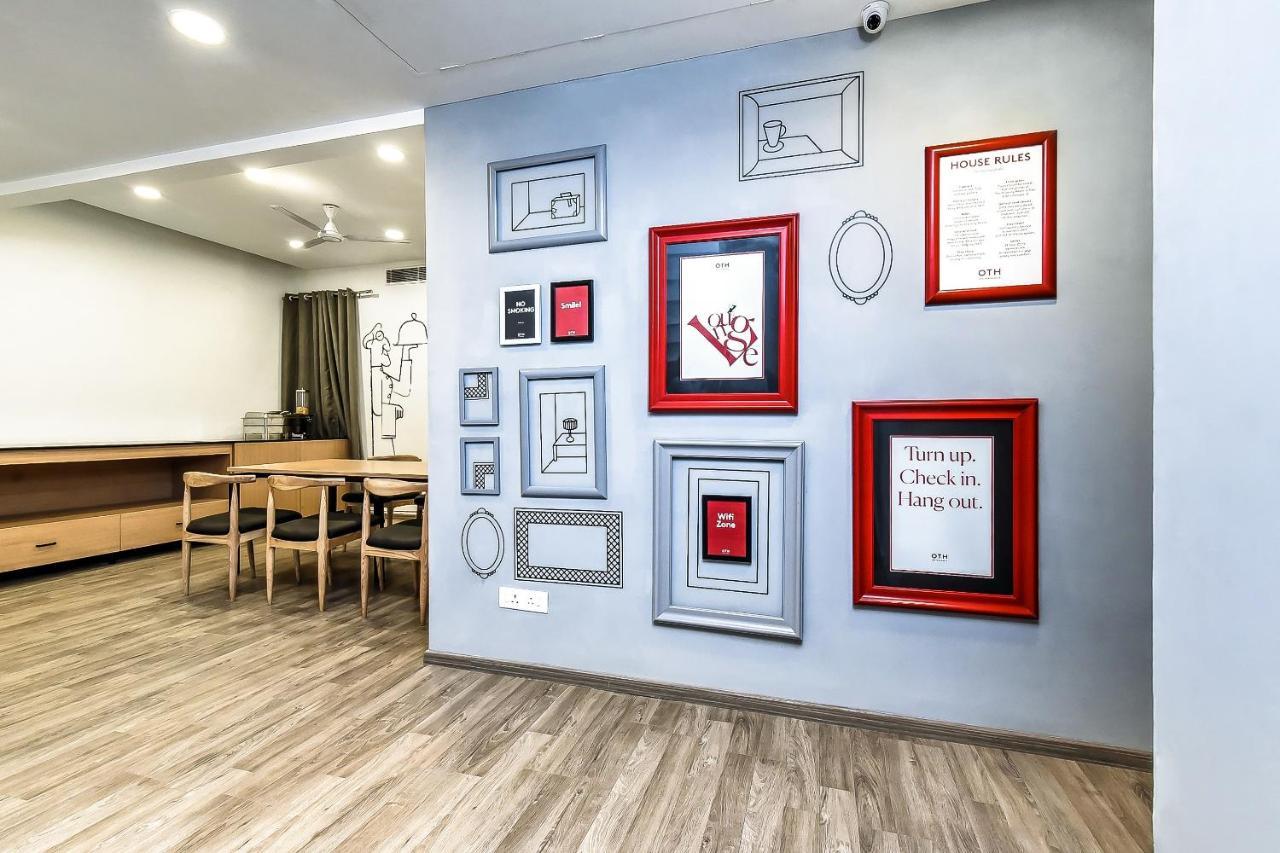Hotel Gokul Solitaire, Surat Bhatha Extérieur photo
