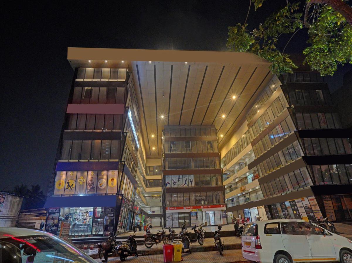 Hotel Gokul Solitaire, Surat Bhatha Extérieur photo