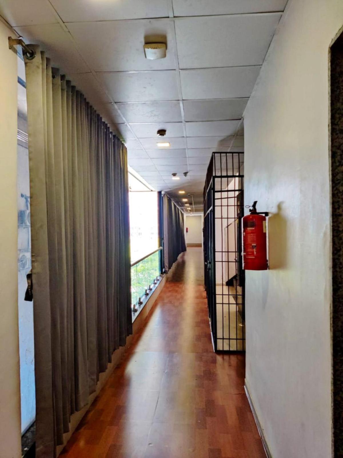 Hotel Gokul Solitaire, Surat Bhatha Extérieur photo